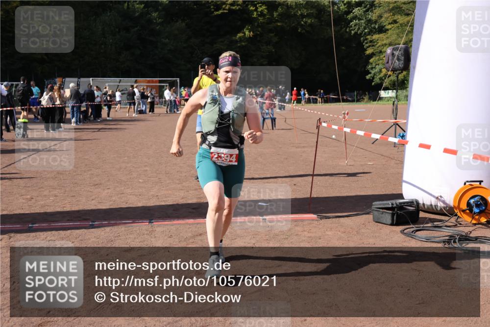 27.09.2026 - 35. Volkslauf durch das schöne Alstertal Strokosch-Dieckow http://msf.ph/oto/10576021 27.09.2026 12:37:58 Ziel 1134, 2394, 2959 meine-sportfotos.de