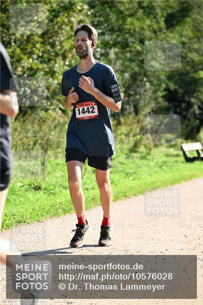 27.09.2026 - 35. Volkslauf durch das schöne Alstertal Dr. Thomas Lammeyer http://msf.ph/oto/10576028 27.09.2026 11:40:22 Laufen 1442 meine-sportfotos.de
