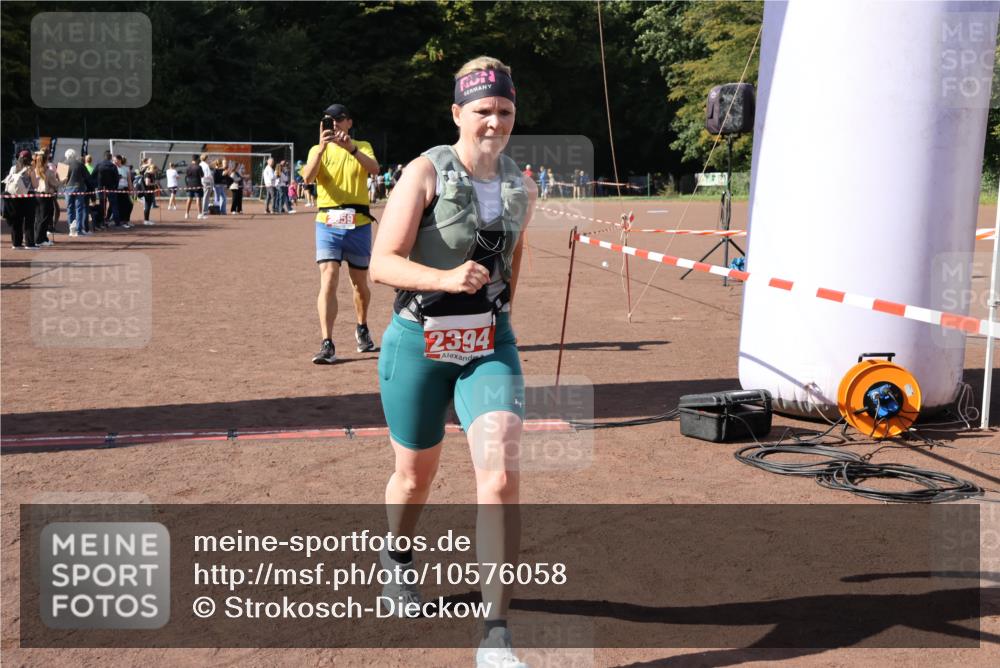 27.09.2026 - 35. Volkslauf durch das schöne Alstertal Strokosch-Dieckow http://msf.ph/oto/10576058 27.09.2026 12:37:58 Ziel 1134, 2394, 2959 meine-sportfotos.de