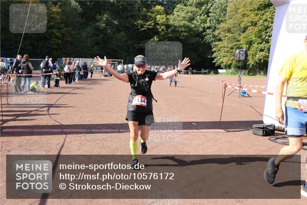 27.09.2026 - 35. Volkslauf durch das schöne Alstertal Strokosch-Dieckow http://msf.ph/oto/10576172 27.09.2026 12:38:05 Ziel 1134, 2341 meine-sportfotos.de