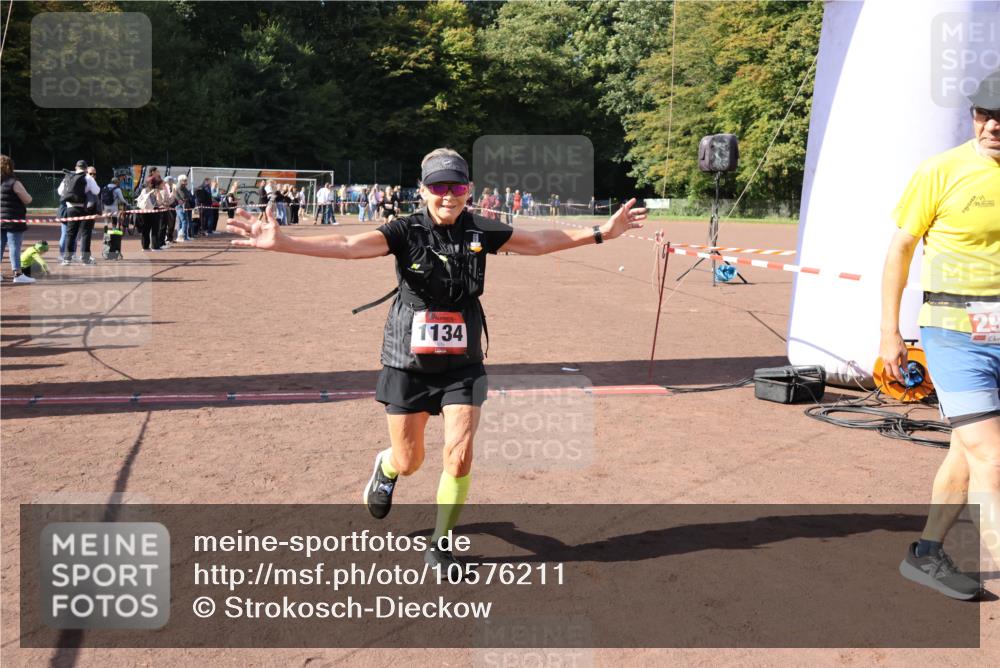 27.09.2026 - 35. Volkslauf durch das schöne Alstertal Strokosch-Dieckow http://msf.ph/oto/10576211 27.09.2026 12:38:05 Ziel 1134, 2341 meine-sportfotos.de