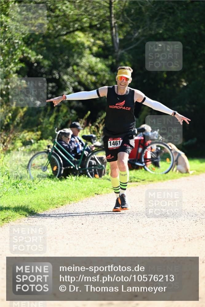 27.09.2026 - 35. Volkslauf durch das schöne Alstertal Dr. Thomas Lammeyer http://msf.ph/oto/10576213 27.09.2026 11:41:55 Laufen 1461, 1 meine-sportfotos.de