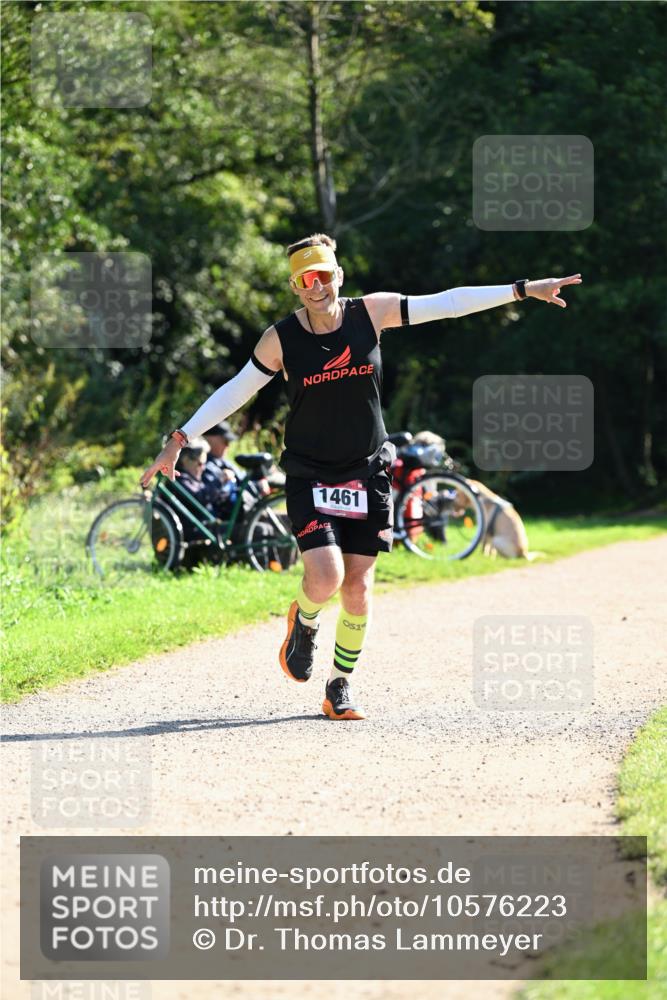 27.09.2026 - 35. Volkslauf durch das schöne Alstertal Dr. Thomas Lammeyer http://msf.ph/oto/10576223 27.09.2026 11:41:56 Laufen 1461, 1 meine-sportfotos.de