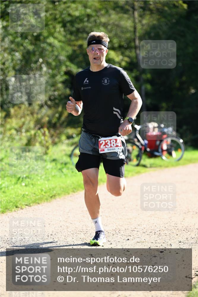 27.09.2026 - 35. Volkslauf durch das schöne Alstertal Dr. Thomas Lammeyer http://msf.ph/oto/10576250 27.09.2026 11:42:27 Laufen 20, 23, 90, 23841 meine-sportfotos.de