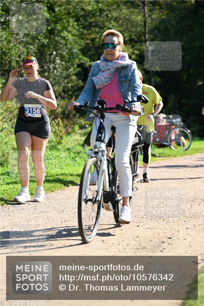 27.09.2026 - 35. Volkslauf durch das schöne Alstertal Dr. Thomas Lammeyer http://msf.ph/oto/10576342 27.09.2026 11:43:41 Laufen 3156 meine-sportfotos.de