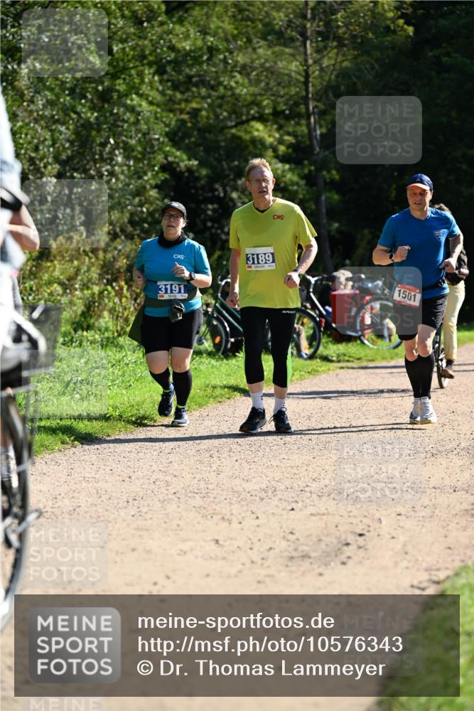 27.09.2026 - 35. Volkslauf durch das schöne Alstertal Dr. Thomas Lammeyer http://msf.ph/oto/10576343 27.09.2026 11:43:42 Laufen 3191, 3189, 1501 meine-sportfotos.de