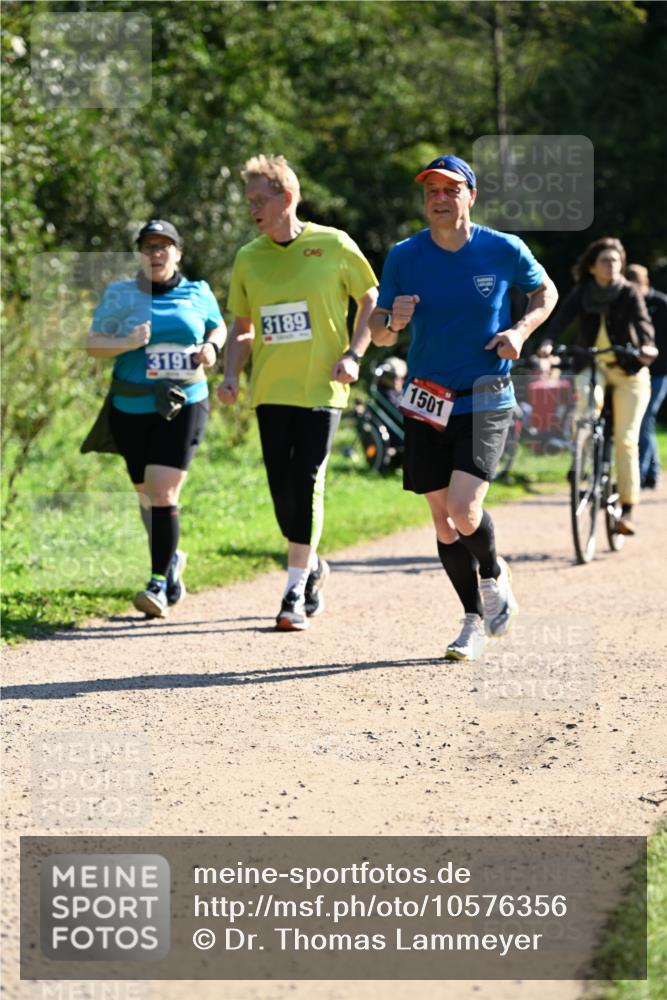 27.09.2026 - 35. Volkslauf durch das schöne Alstertal Dr. Thomas Lammeyer http://msf.ph/oto/10576356 27.09.2026 11:43:43 Laufen 3191, 3189, 1501 meine-sportfotos.de