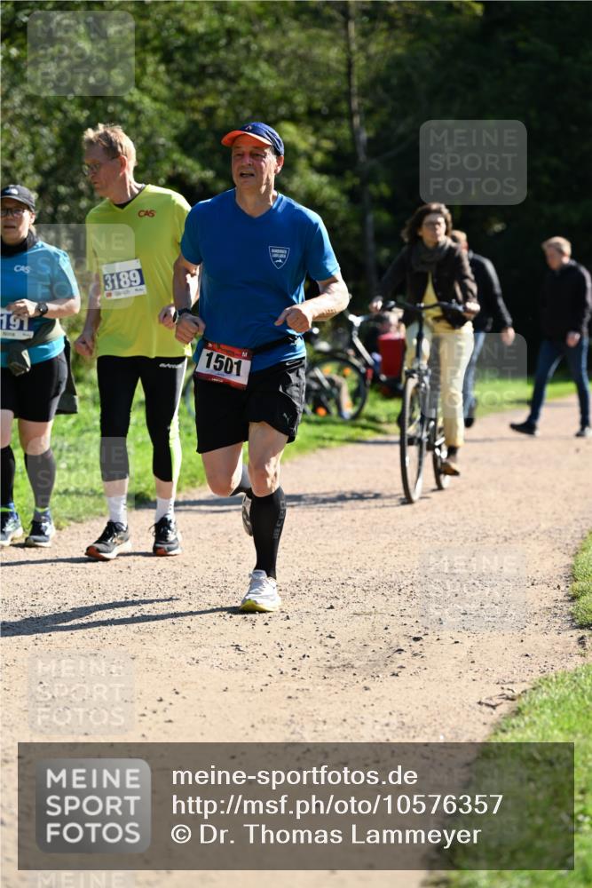 27.09.2026 - 35. Volkslauf durch das schöne Alstertal Dr. Thomas Lammeyer http://msf.ph/oto/10576357 27.09.2026 11:43:43 Laufen 191, 3189, 1501 meine-sportfotos.de