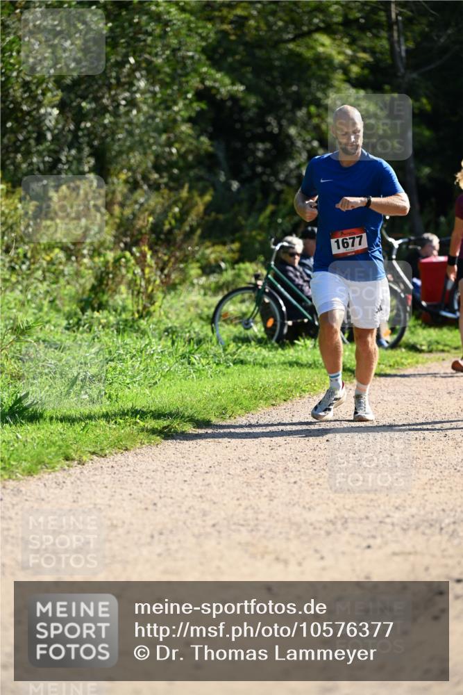 27.09.2026 - 35. Volkslauf durch das schöne Alstertal Dr. Thomas Lammeyer http://msf.ph/oto/10576377 27.09.2026 11:43:57 Laufen 1677 meine-sportfotos.de