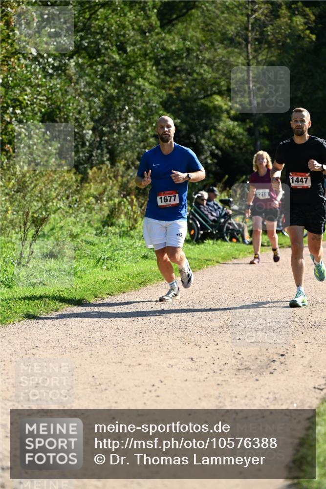 27.09.2026 - 35. Volkslauf durch das schöne Alstertal Dr. Thomas Lammeyer http://msf.ph/oto/10576388 27.09.2026 11:43:58 Laufen 1677, 3218, 1447 meine-sportfotos.de