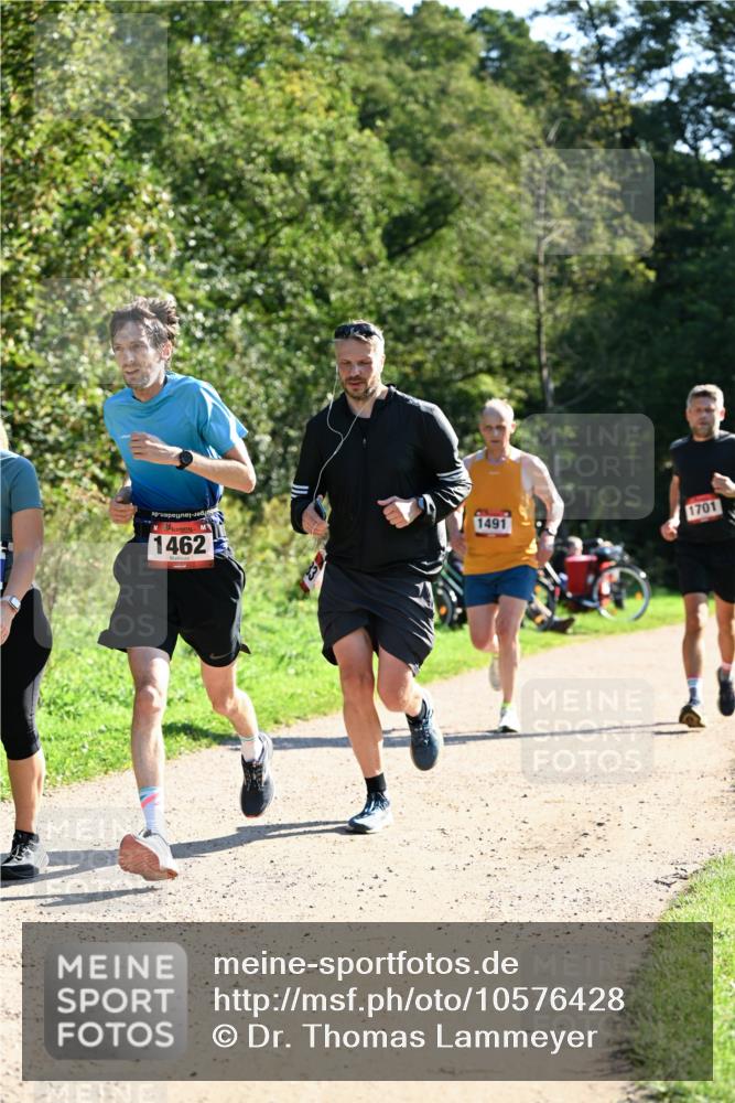 27.09.2026 - 35. Volkslauf durch das schöne Alstertal Dr. Thomas Lammeyer http://msf.ph/oto/10576428 27.09.2026 11:44:08 Laufen 1462, 1491, 1701 meine-sportfotos.de