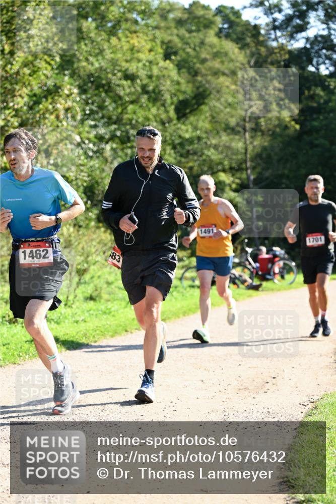 27.09.2026 - 35. Volkslauf durch das schöne Alstertal Dr. Thomas Lammeyer http://msf.ph/oto/10576432 27.09.2026 11:44:09 Laufen 1462, 83, 14913, 1701 meine-sportfotos.de