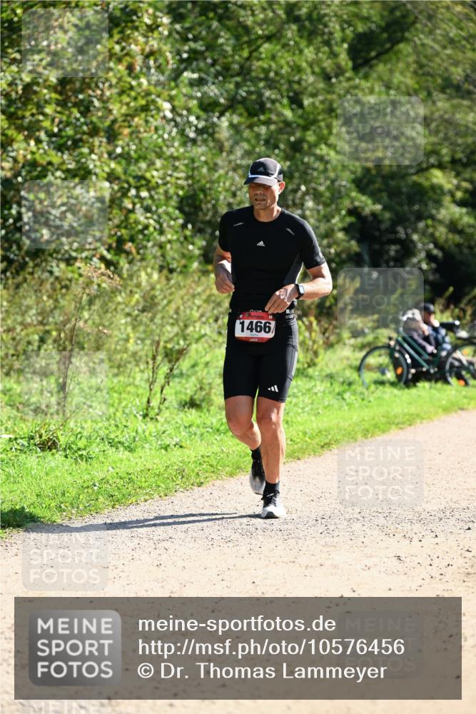 27.09.2026 - 35. Volkslauf durch das schöne Alstertal Dr. Thomas Lammeyer http://msf.ph/oto/10576456 27.09.2026 11:44:17 Laufen 1466 meine-sportfotos.de