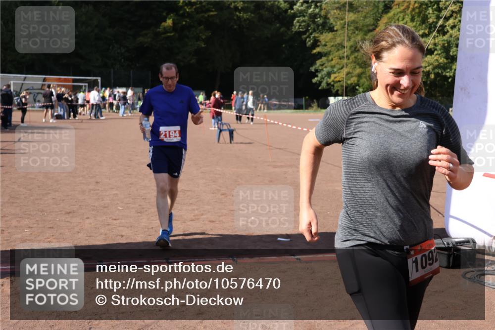 27.09.2026 - 35. Volkslauf durch das schöne Alstertal Strokosch-Dieckow http://msf.ph/oto/10576470 27.09.2026 12:38:33 Ziel 1092, 2194 meine-sportfotos.de