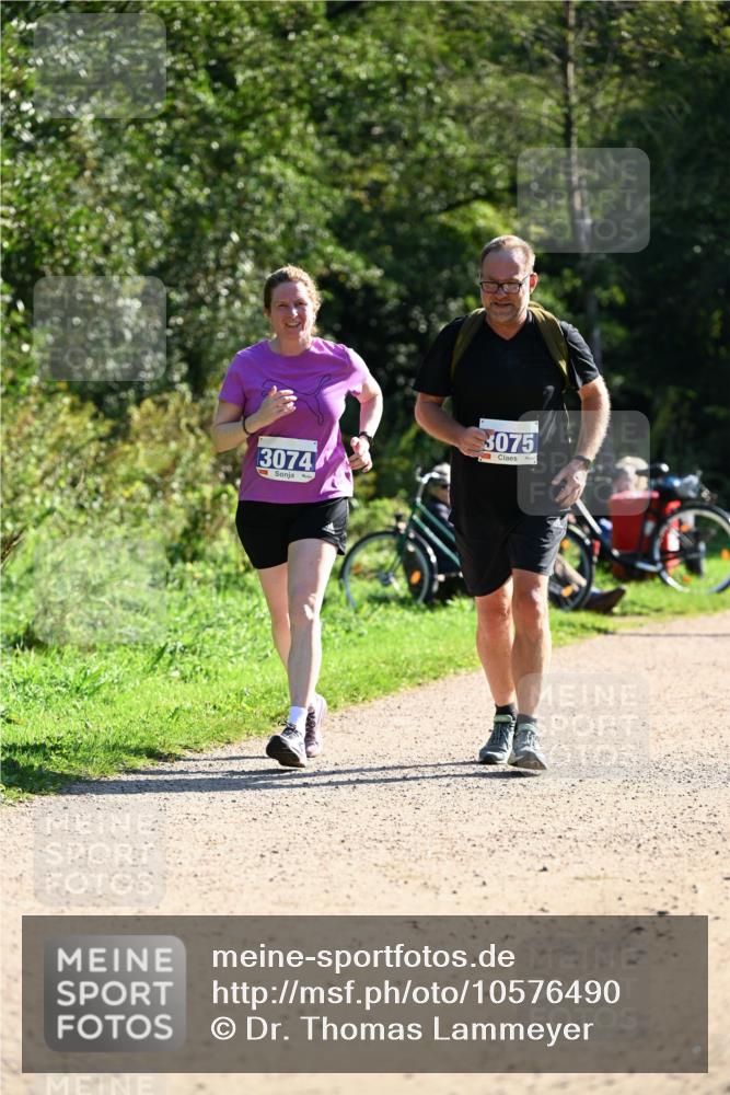27.09.2026 - 35. Volkslauf durch das schöne Alstertal Dr. Thomas Lammeyer http://msf.ph/oto/10576490 27.09.2026 11:44:42 Laufen 3074, 3075 meine-sportfotos.de
