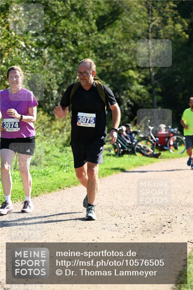 27.09.2026 - 35. Volkslauf durch das schöne Alstertal Dr. Thomas Lammeyer http://msf.ph/oto/10576505 27.09.2026 11:44:44 Laufen 3074, 3075 meine-sportfotos.de