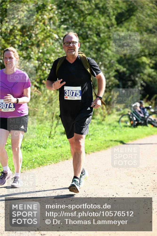 27.09.2026 - 35. Volkslauf durch das schöne Alstertal Dr. Thomas Lammeyer http://msf.ph/oto/10576512 27.09.2026 11:44:44 Laufen 3074, 3075 meine-sportfotos.de