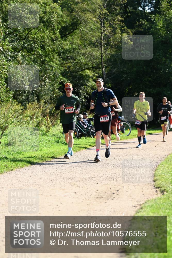 27.09.2026 - 35. Volkslauf durch das schöne Alstertal Dr. Thomas Lammeyer http://msf.ph/oto/10576555 27.09.2026 11:44:53 Laufen 1468, 1487, 1493 meine-sportfotos.de