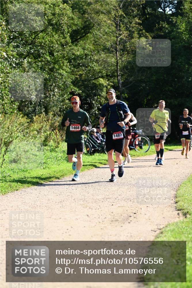 27.09.2026 - 35. Volkslauf durch das schöne Alstertal Dr. Thomas Lammeyer http://msf.ph/oto/10576556 27.09.2026 11:44:53 Laufen 1468, 1487, 1493 meine-sportfotos.de