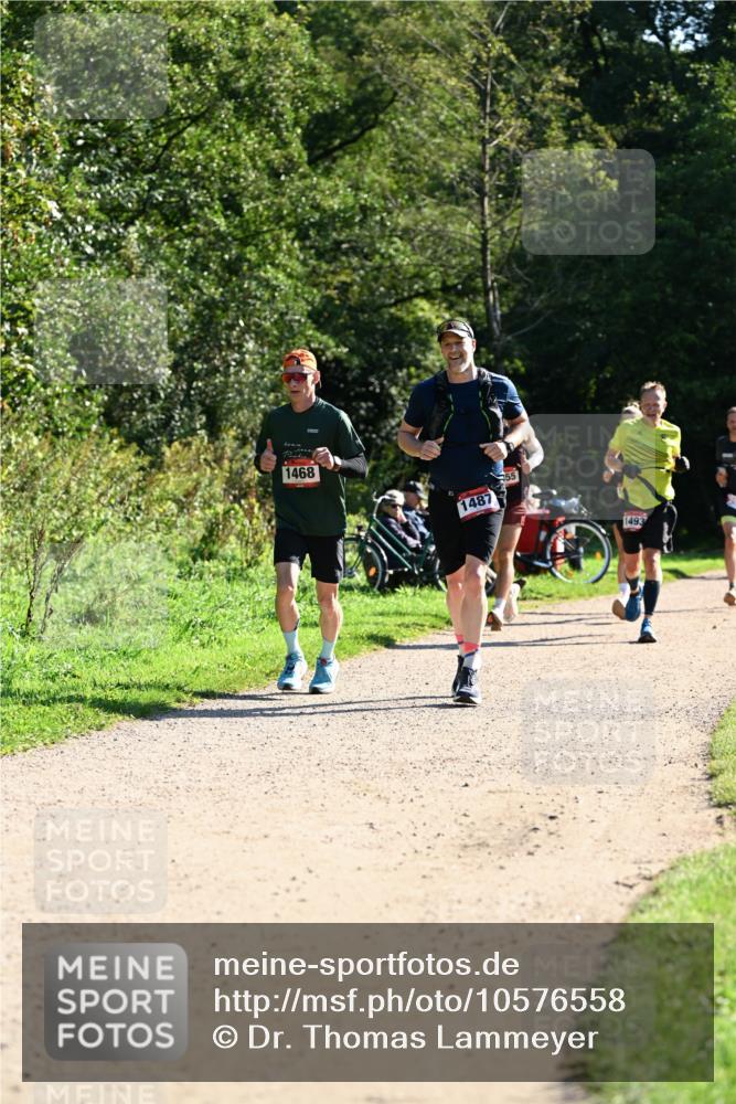 27.09.2026 - 35. Volkslauf durch das schöne Alstertal Dr. Thomas Lammeyer http://msf.ph/oto/10576558 27.09.2026 11:44:53 Laufen 1468, 1487, 1493 meine-sportfotos.de