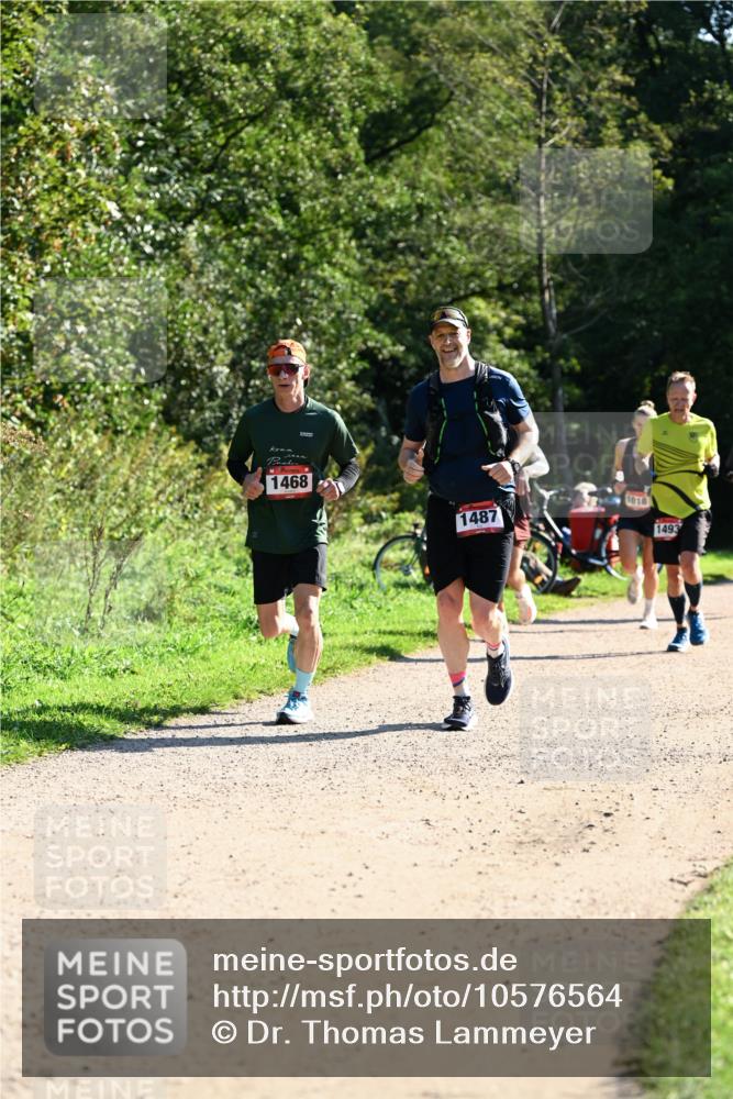 27.09.2026 - 35. Volkslauf durch das schöne Alstertal Dr. Thomas Lammeyer http://msf.ph/oto/10576564 27.09.2026 11:44:54 Laufen 1468, 1487, 1018, 1493 meine-sportfotos.de