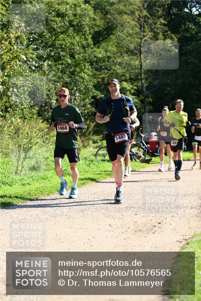 27.09.2026 - 35. Volkslauf durch das schöne Alstertal Dr. Thomas Lammeyer http://msf.ph/oto/10576565 27.09.2026 11:44:54 Laufen 1468, 1487, 1018, 1493 meine-sportfotos.de