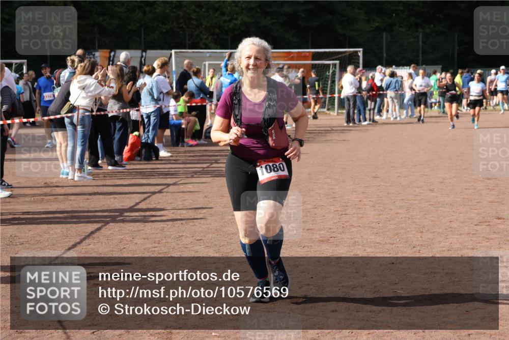 27.09.2026 - 35. Volkslauf durch das schöne Alstertal Strokosch-Dieckow http://msf.ph/oto/10576569 27.09.2026 12:31:00 Ziel 1080 meine-sportfotos.de
