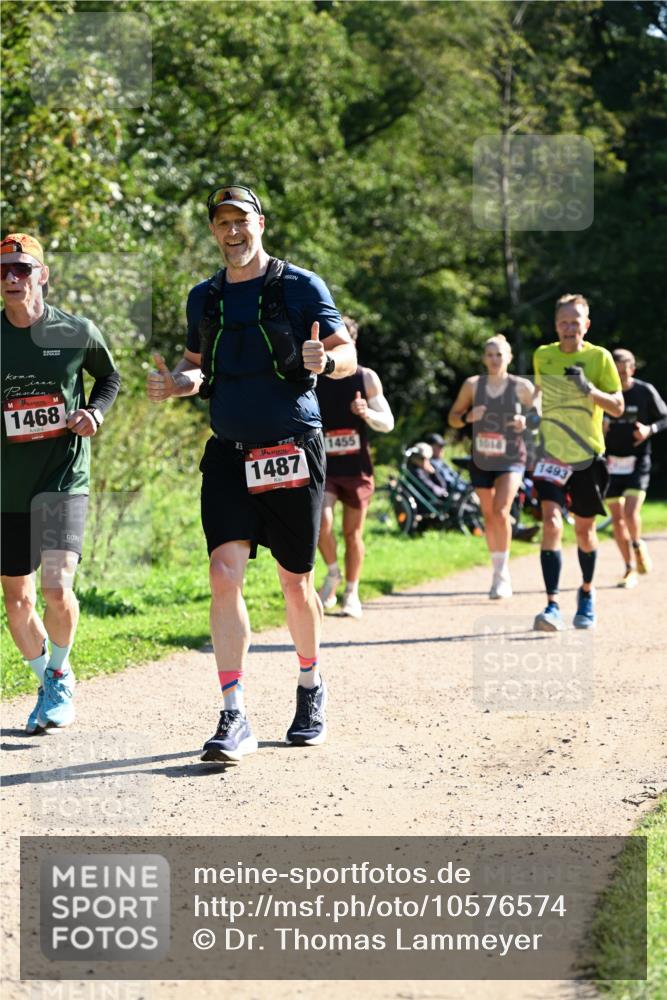 27.09.2026 - 35. Volkslauf durch das schöne Alstertal Dr. Thomas Lammeyer http://msf.ph/oto/10576574 27.09.2026 11:44:55 Laufen 1468, 1487, 1455, 1493 meine-sportfotos.de