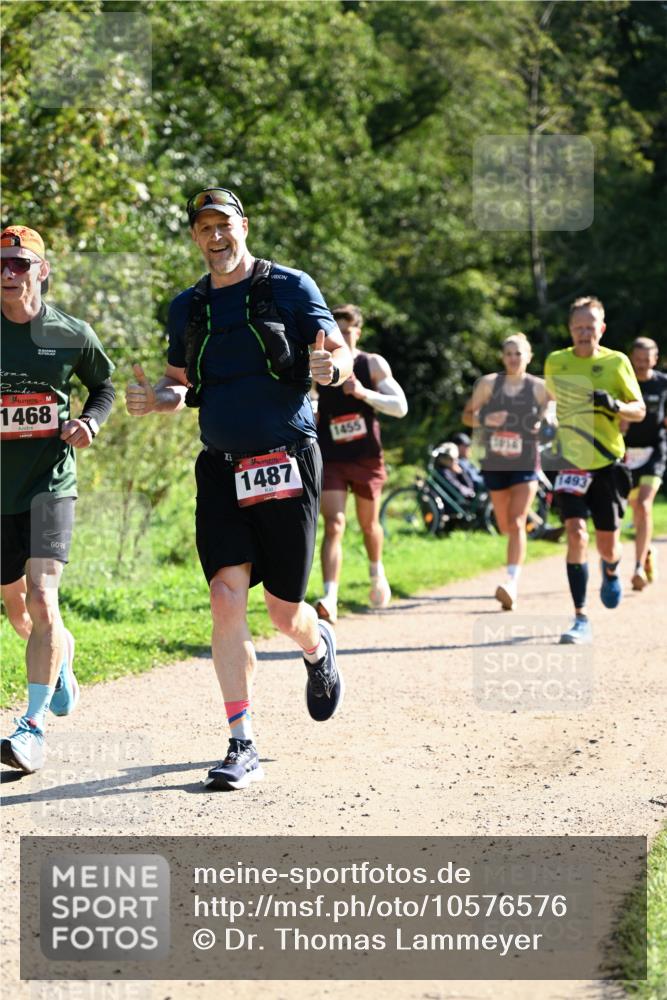 27.09.2026 - 35. Volkslauf durch das schöne Alstertal Dr. Thomas Lammeyer http://msf.ph/oto/10576576 27.09.2026 11:44:55 Laufen 1468, 23, 1487, 1455, 1018, 1493 meine-sportfotos.de