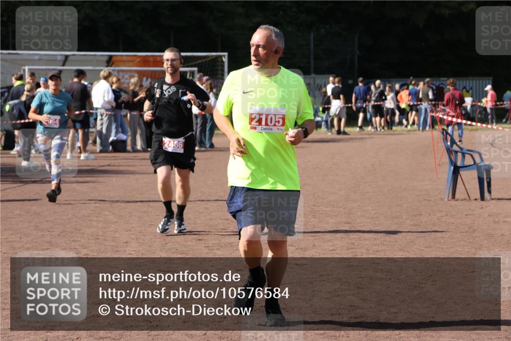 27.09.2026 - 35. Volkslauf durch das schöne Alstertal Strokosch-Dieckow http://msf.ph/oto/10576584 27.09.2026 12:39:16 Ziel 2064, 2105, 2486 meine-sportfotos.de
