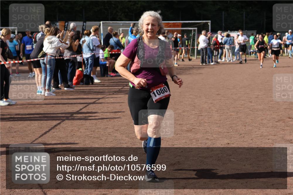 27.09.2026 - 35. Volkslauf durch das schöne Alstertal Strokosch-Dieckow http://msf.ph/oto/10576599 27.09.2026 12:31:00 Ziel 1080 meine-sportfotos.de