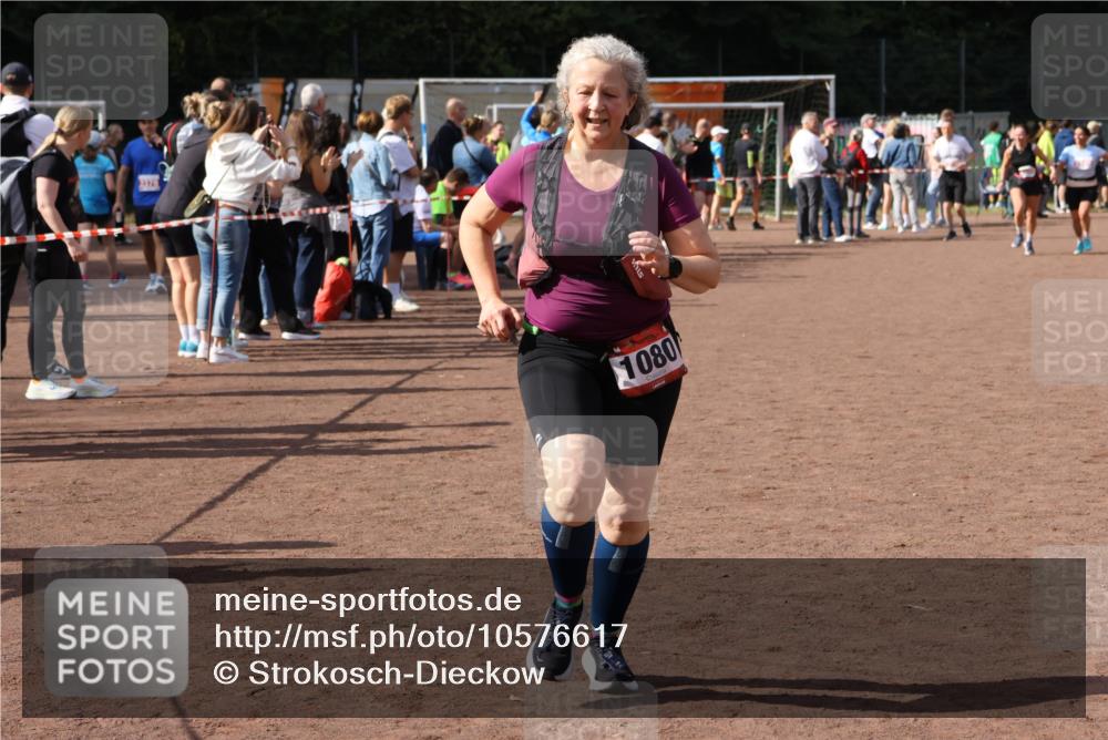 27.09.2026 - 35. Volkslauf durch das schöne Alstertal Strokosch-Dieckow http://msf.ph/oto/10576617 27.09.2026 12:31:00 Ziel 1080 meine-sportfotos.de