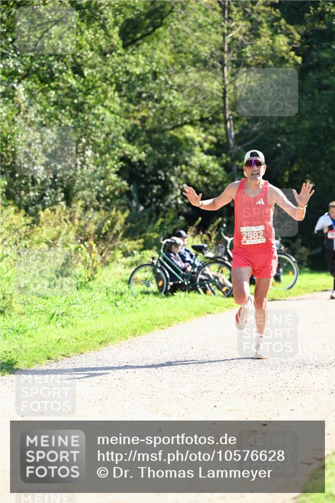 27.09.2026 - 35. Volkslauf durch das schöne Alstertal Dr. Thomas Lammeyer http://msf.ph/oto/10576628 27.09.2026 11:45:34 Laufen  meine-sportfotos.de