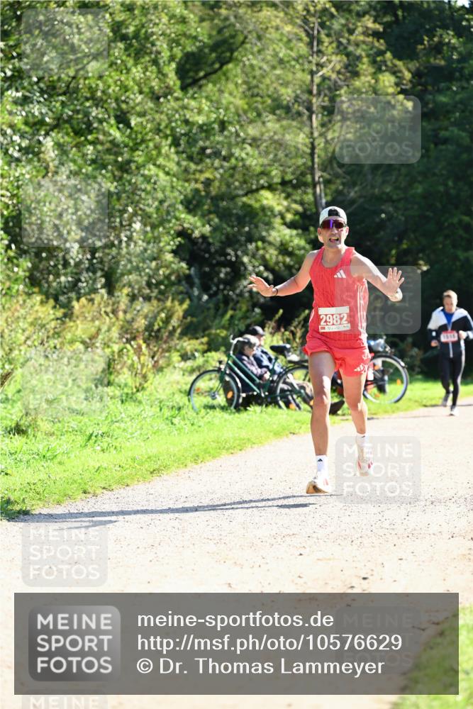 27.09.2026 - 35. Volkslauf durch das schöne Alstertal Dr. Thomas Lammeyer http://msf.ph/oto/10576629 27.09.2026 11:45:34 Laufen 2982 meine-sportfotos.de