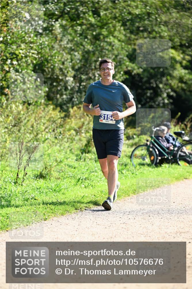 27.09.2026 - 35. Volkslauf durch das schöne Alstertal Dr. Thomas Lammeyer http://msf.ph/oto/10576676 27.09.2026 11:45:46 Laufen 3154 meine-sportfotos.de
