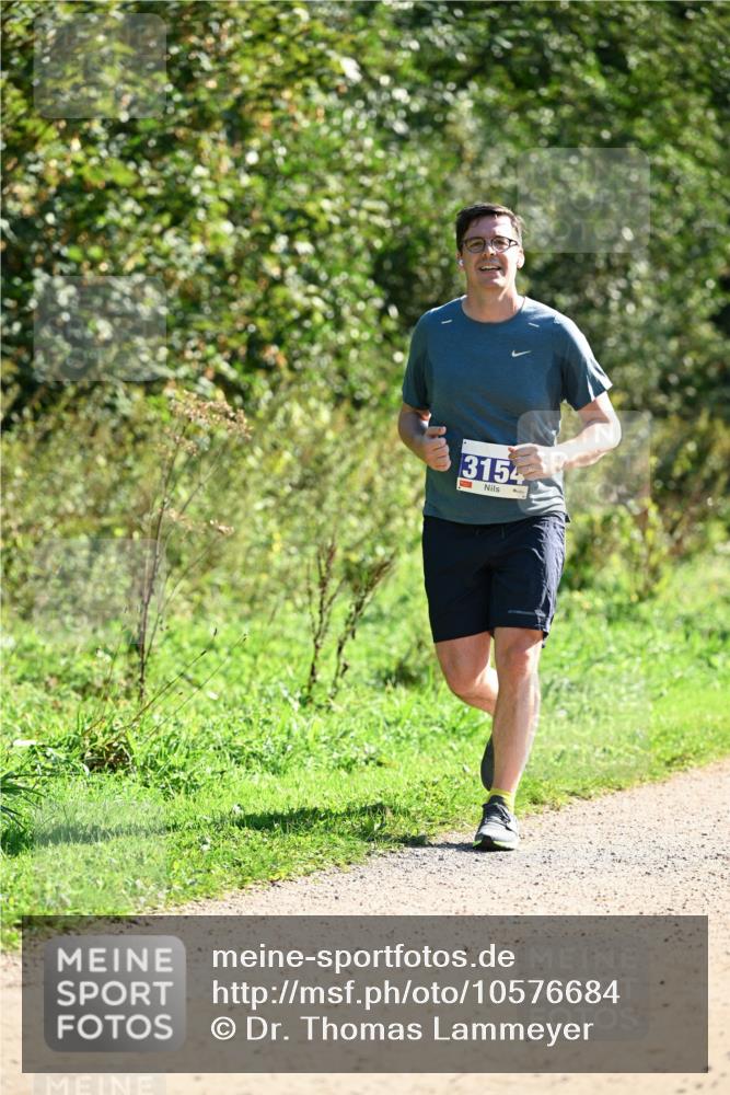27.09.2026 - 35. Volkslauf durch das schöne Alstertal Dr. Thomas Lammeyer http://msf.ph/oto/10576684 27.09.2026 11:45:47 Laufen 3154 meine-sportfotos.de