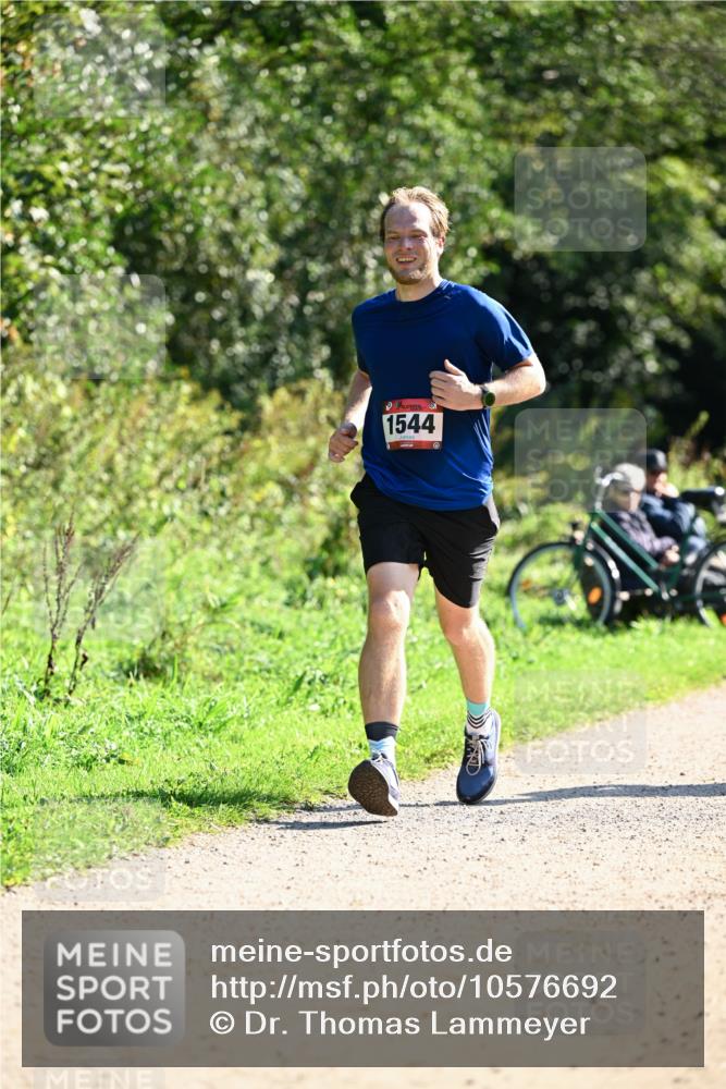 27.09.2026 - 35. Volkslauf durch das schöne Alstertal Dr. Thomas Lammeyer http://msf.ph/oto/10576692 27.09.2026 11:45:53 Laufen 1544 meine-sportfotos.de