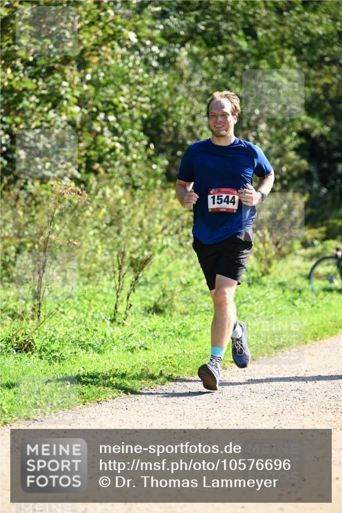 27.09.2026 - 35. Volkslauf durch das schöne Alstertal Dr. Thomas Lammeyer http://msf.ph/oto/10576696 27.09.2026 11:45:53 Laufen 1544 meine-sportfotos.de