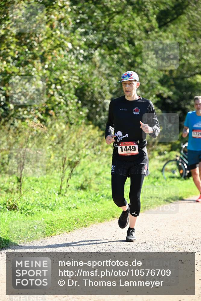27.09.2026 - 35. Volkslauf durch das schöne Alstertal Dr. Thomas Lammeyer http://msf.ph/oto/10576709 27.09.2026 11:46:02 Laufen 1449, 1721 meine-sportfotos.de