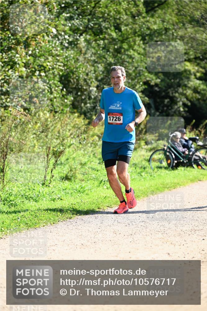 27.09.2026 - 35. Volkslauf durch das schöne Alstertal Dr. Thomas Lammeyer http://msf.ph/oto/10576717 27.09.2026 11:46:03 Laufen 1726 meine-sportfotos.de