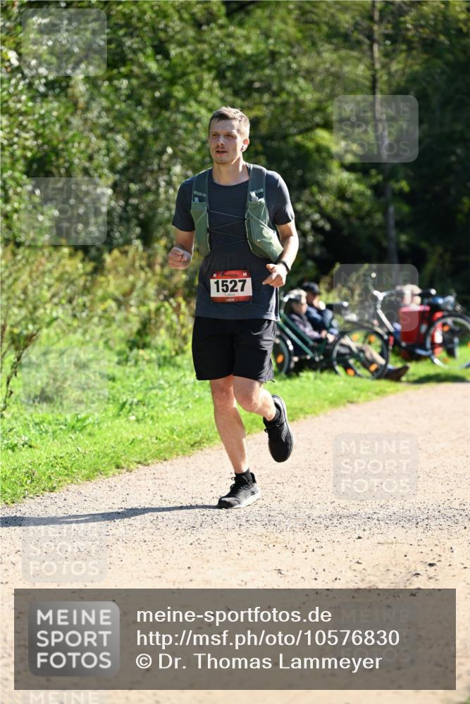 27.09.2026 - 35. Volkslauf durch das schöne Alstertal Dr. Thomas Lammeyer http://msf.ph/oto/10576830 27.09.2026 11:47:01 Laufen 1527 meine-sportfotos.de