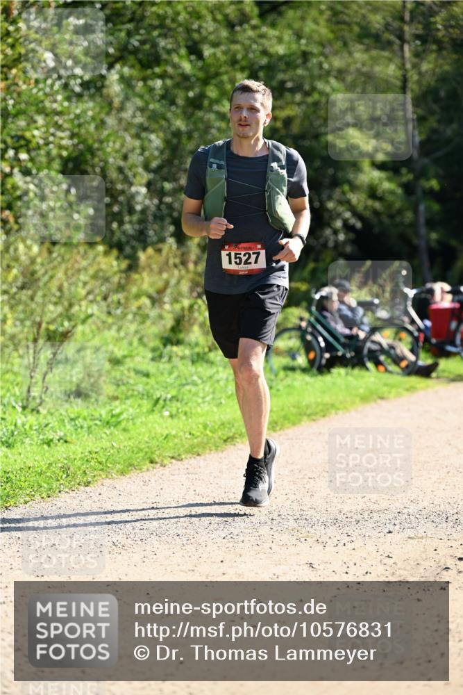 27.09.2026 - 35. Volkslauf durch das schöne Alstertal Dr. Thomas Lammeyer http://msf.ph/oto/10576831 27.09.2026 11:47:01 Laufen 1527 meine-sportfotos.de