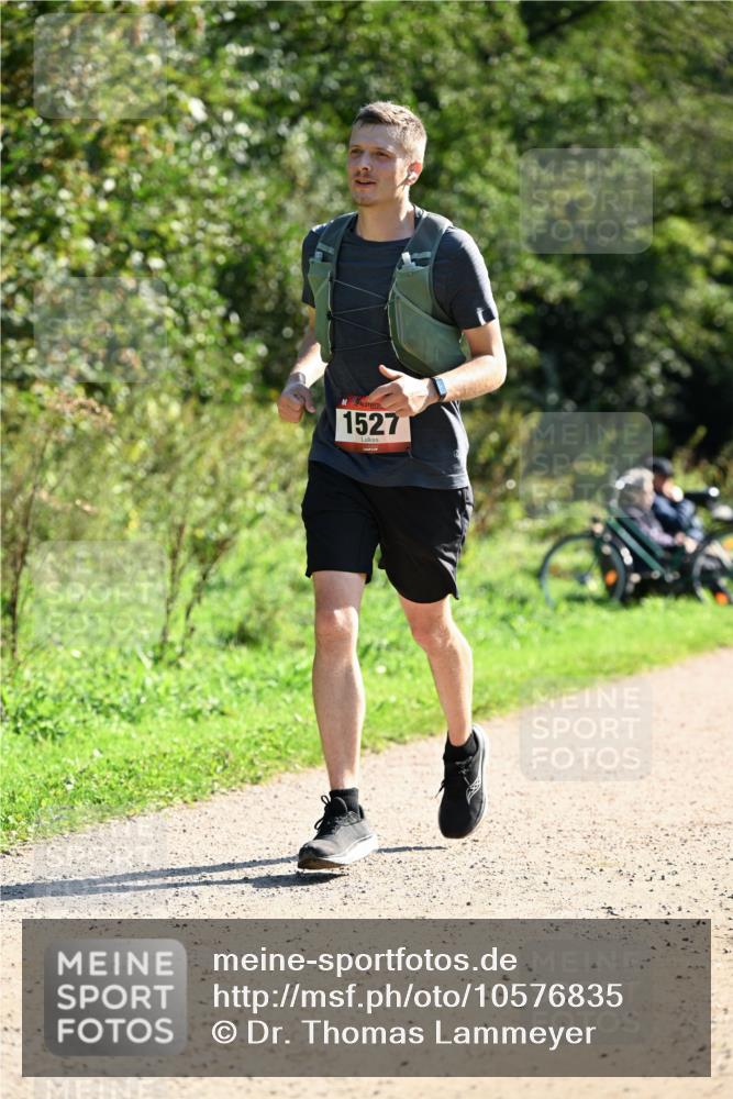27.09.2026 - 35. Volkslauf durch das schöne Alstertal Dr. Thomas Lammeyer http://msf.ph/oto/10576835 27.09.2026 11:47:01 Laufen 1527 meine-sportfotos.de