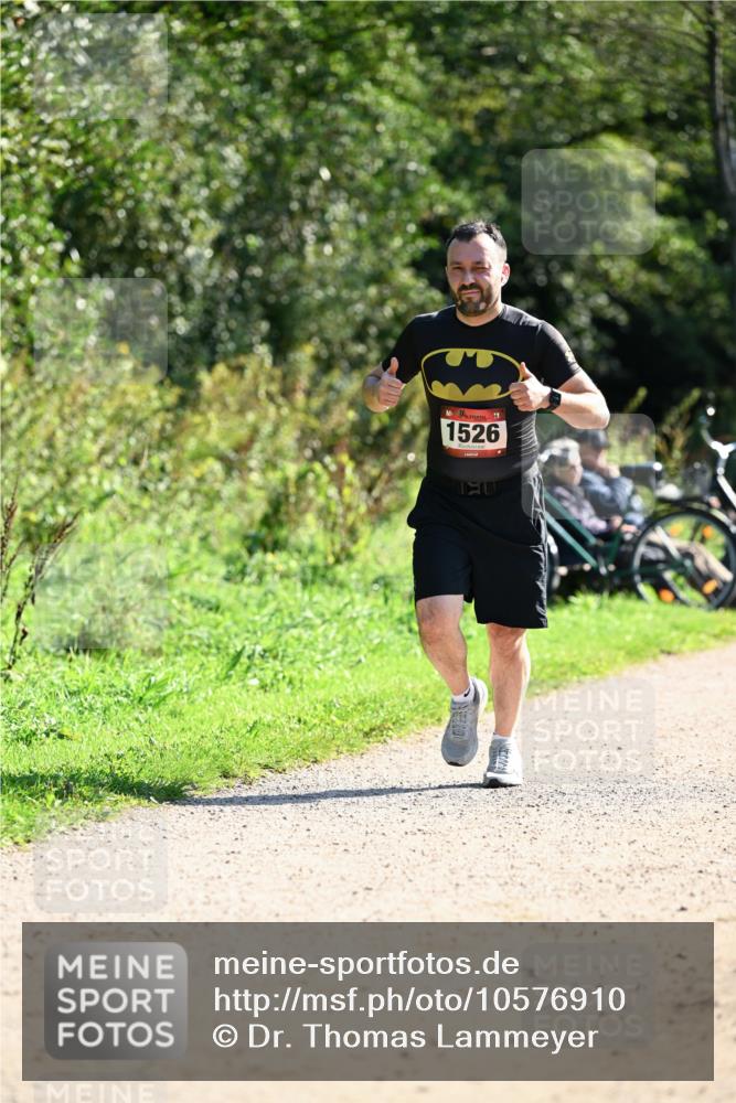 27.09.2026 - 35. Volkslauf durch das schöne Alstertal Dr. Thomas Lammeyer http://msf.ph/oto/10576910 27.09.2026 11:47:53 Laufen 1526 meine-sportfotos.de