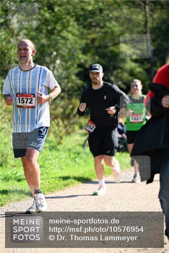 27.09.2026 - 35. Volkslauf durch das schöne Alstertal Dr. Thomas Lammeyer http://msf.ph/oto/10576954 27.09.2026 11:48:24 Laufen 1572, 552, 1021 meine-sportfotos.de