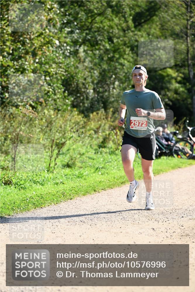 27.09.2026 - 35. Volkslauf durch das schöne Alstertal Dr. Thomas Lammeyer http://msf.ph/oto/10576996 27.09.2026 11:49:12 Laufen 2972 meine-sportfotos.de