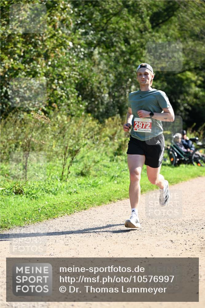 27.09.2026 - 35. Volkslauf durch das schöne Alstertal Dr. Thomas Lammeyer http://msf.ph/oto/10576997 27.09.2026 11:49:12 Laufen 2972 meine-sportfotos.de