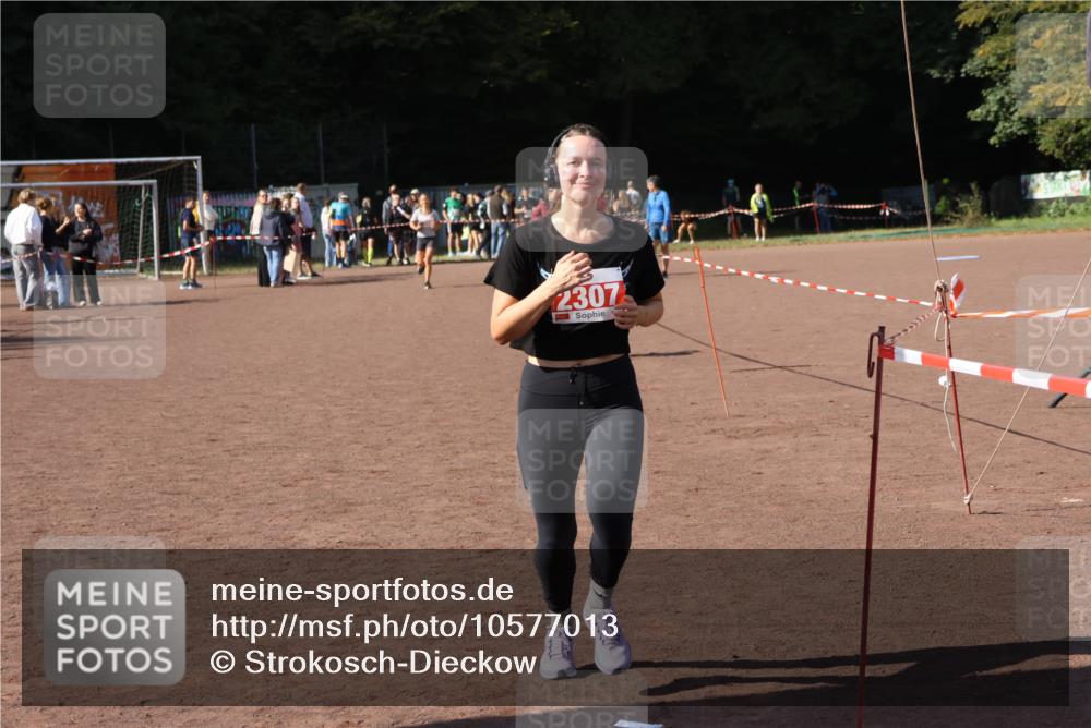 27.09.2026 - 35. Volkslauf durch das schöne Alstertal Strokosch-Dieckow http://msf.ph/oto/10577013 27.09.2026 12:40:03 Ziel 2087, 2100, 2307 meine-sportfotos.de