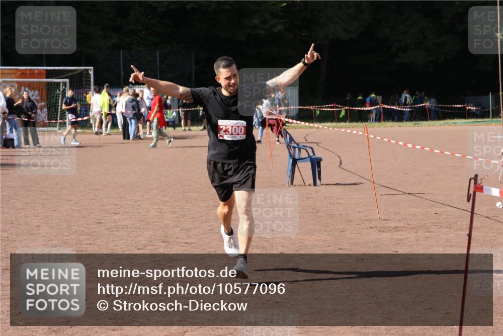 27.09.2026 - 35. Volkslauf durch das schöne Alstertal Strokosch-Dieckow http://msf.ph/oto/10577096 27.09.2026 12:40:19 Ziel 2300 meine-sportfotos.de