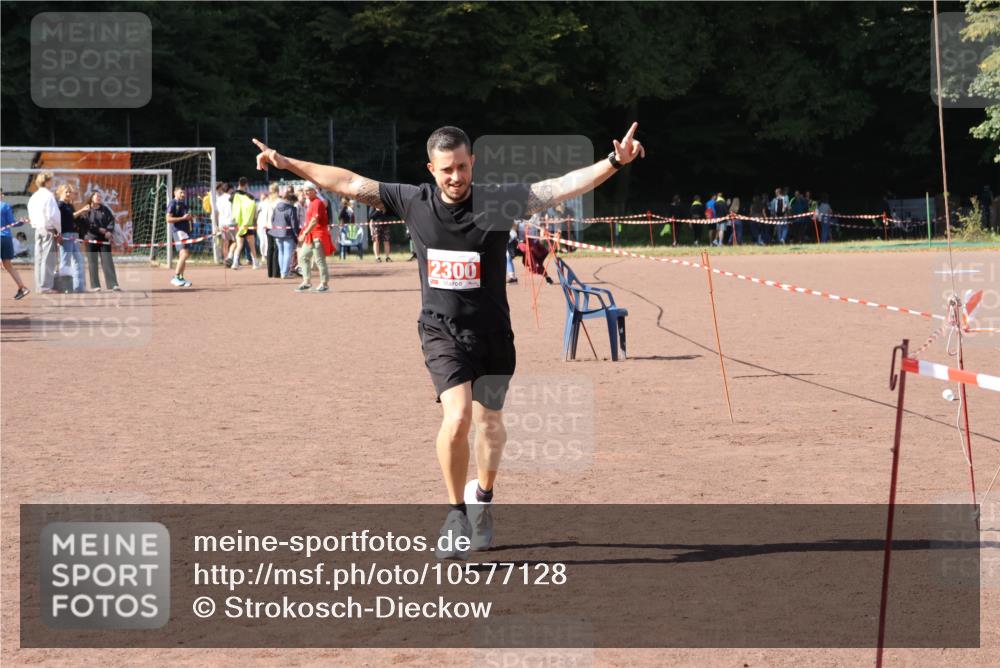 27.09.2026 - 35. Volkslauf durch das schöne Alstertal Strokosch-Dieckow http://msf.ph/oto/10577128 27.09.2026 12:40:19 Ziel 2300 meine-sportfotos.de